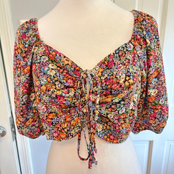 wild fable Tops - Wild Fable Womens Large Crop Top Multicolor Floral Ruched Front Smocked Back